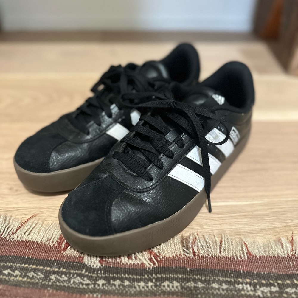 pair of Adidas VL Court 3.0 sneakers with a gum sole.